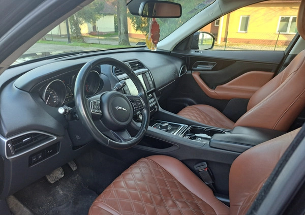 Jaguar F-Pace cena 84900 przebieg: 198600, rok produkcji 2016 z Jarosław małe 92